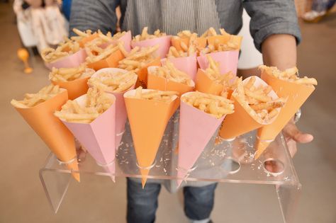 French Fry Party Ideas, Croquet Party, Beverage Display, Launch Event Ideas, Garden Baby Shower Theme, Veuve Cliquot, Veuve Clicquot Champagne, Tennis Party, Etiquette And Manners