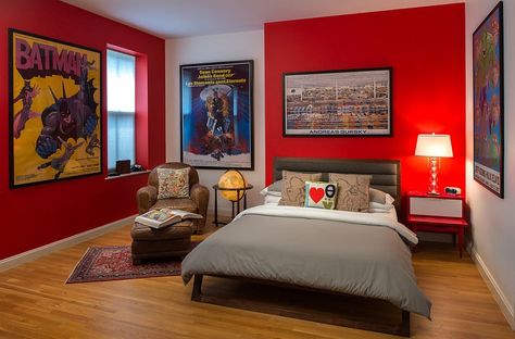 Framed posters steal the show despite the bold presence of red [Design: Tahar Décor] Teenage Room Designs, Contemporary Kids Bedroom, Avengers Room, Teenage Boy Room, Superhero Bedroom, Themed Kids Room, Red Bedroom, Cool Kids Bedrooms, Superhero Room