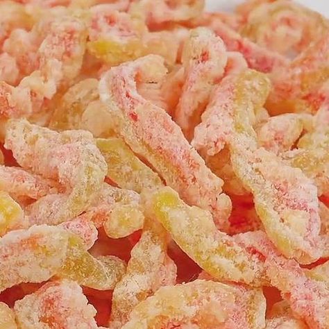 Kathlyn on Instagram: "Watermelon rind candy. Delightfully sweet and chewy.Stuffed with frosting. Prepare watermelon peel 1000g It's best to select a slightly redder one 1. First, remove the skin.Cut it into chunks.Then, slice it into strips. 2. Place it in a plate.Add 400 grams of white sugar and mix thoroughly. 3. Next, cover it with plastic wrap. Place it in the refrigerator overnight. 4. To cook it directly in the pot, bring it to a boil over high heat. Once it boils, reduce the heat Candied Watermelon Rind Recipe, Watermelon Rind Candy Recipe, Watermelon Rind, Frosting, Watermelon, The Selection, Candy, Instagram