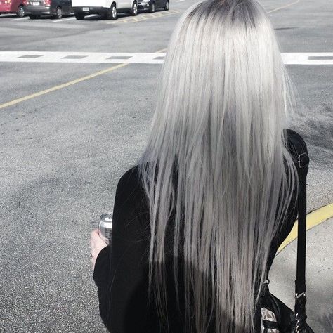 pinterest: @ nandeezy † Long White Hair, Estilo Indie, Boring Hair, Grey Hair Color, Pastel Hair, Hair Colours, Hair Inspo Color, Grunge Hair, Dream Hair