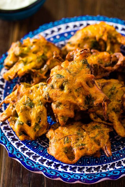 Teatime Snacks, Crispy Veg, Vegetable Pakora, Crispy Recipes, Pakora Recipe, Pakora Recipes, Tea Time Snacks, Mixed Vegetables, Fried Food