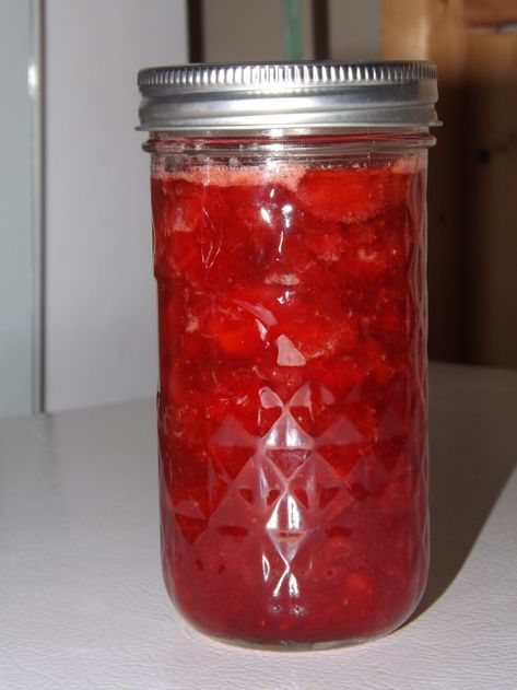 Summer Canning, Strawberry Rhubarb Jam, Rhubarb Jam, Rhubarb Recipes, How To Make Jam, Home Canning, Strawberry Rhubarb, Jam Recipes, Strawberry Jam