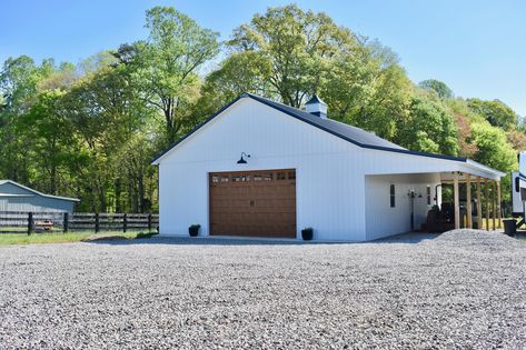 Large Detached Garage Ideas, Farmhouse Shop Building, Metal Barns Exterior, White Metal Building, Pole Building Garage, House Expansion, Barn Garage Plans, Pole Barn Shop, Pole Barn Ideas