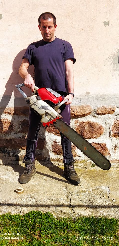 Holding Item Reference, Shovel Pose Ref, Poses With Chainsaw, Chainsaw Pose Reference Drawing, Chainsaw Holding Pose, Holding Bucket Reference, Holding Pot Reference, Holding Chainsaw Reference Drawing, Person Holding Chainsaw Reference