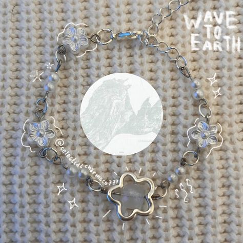 Beautiful white bracelet inspired by the band Wave to Earth Wave To Earth Jewelry, Wave To Earth Bracelet Ideas, Wave To Earth Bracelet Beads, W2e Bracelets, Wave To Earth Bracelet, Letter Bracelets, Wave To Earth, Earth Bracelet, Gemstone Chips Bracelet