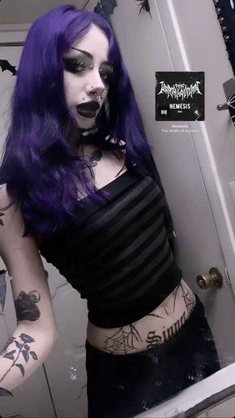 Metalhead Women, Purple Hair Goth, Satanic Girl, Purple Goth Aesthetic, Goth Satanic, Goth Girl Aesthetic, Goth Outfit Inspo, Goth Fits, Purple Goth