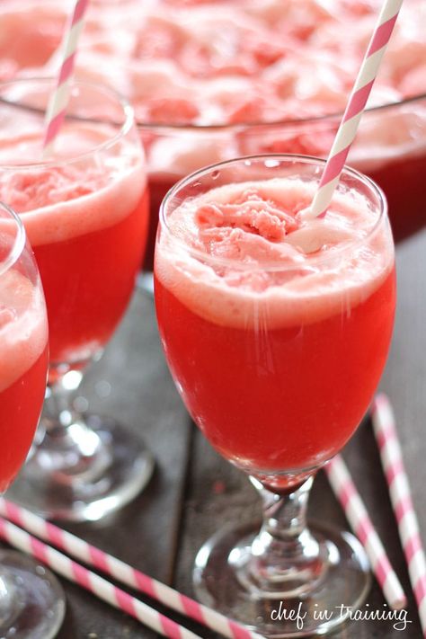 Non-Alcoholic Party Drinks - 22 Delicious and Refreshing Ideas Raspberry Sherbet, 7 Up, Party Punch, Moscato, Punch Recipes, Fruit Punch, Smoothie Drinks, Crowd Pleaser, Party Drinks