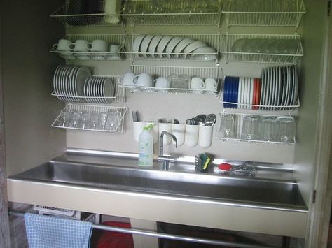 Dish Rack Design, Kitchen Sink Drying Rack, Small Apartment Storage, Kitchen Sink Storage, Apartment Storage, Pantry Wall, Trendy Apartment, Dish Rack, Dish Rack Drying