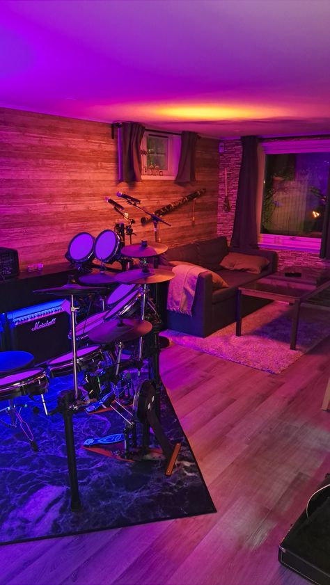 Band Practice Room Ideas, Music Rehearsal Room Design, Music Rehearsal Room, Home Music Studio Aesthetic, Band Rehearsal Room, Music Room Ideas Home Studio, Music Basement, Basement Music Room, Band Room Ideas