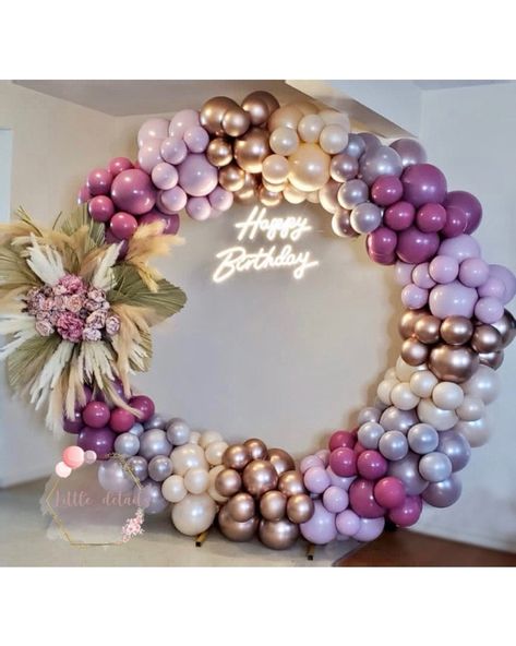 bohostyle #boho #bohobirthday #bohodecor #bohovibes #bohoinspired #birthday #balloon #balloongarland #balloonhoop #balloonart #balloondecor #balloonarrangement #birthdayparty #bohoparty #partyideas #partydecorations #partydecor #partyinspiration #bohoinspiration #HamOnt #fiesta #globos #guirnalda Boho Circle Arch With Balloons, Boho Balloon Garland, Shower Activities, Balloon Arches, Round Balloons, Balloon Arrangements, Baby Shower Activities, Balloon Arch, Lets Celebrate