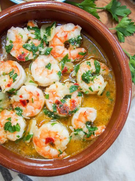 Spanish Cuisine, Spanish Garlic Shrimp, Spanish Dinner, Tapas Dinner, Spanish Tapas Recipes, Tapas Dishes, Spain Food, Tapas Recipes, Spanish Tapas