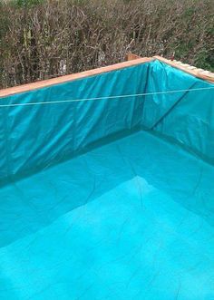 Diy Pools, Homemade Swimming Pools, Homemade Pools, Pallet Pool, Stock Tank Pool Diy, Cheap Pool, Building A Swimming Pool, Yard Diy, Palette Projects