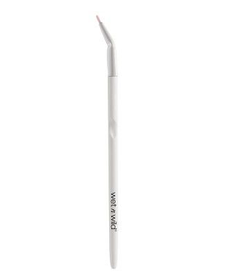 WetNWild - Bent Liner Brush Easy Liner, Applying Eyeliner, Different Is Beautiful, Eyeliner Application, Essential Makeup Brushes, Cream Eyeliner, Liner Brush, How To Apply Eyeliner, Cruelty Free Beauty