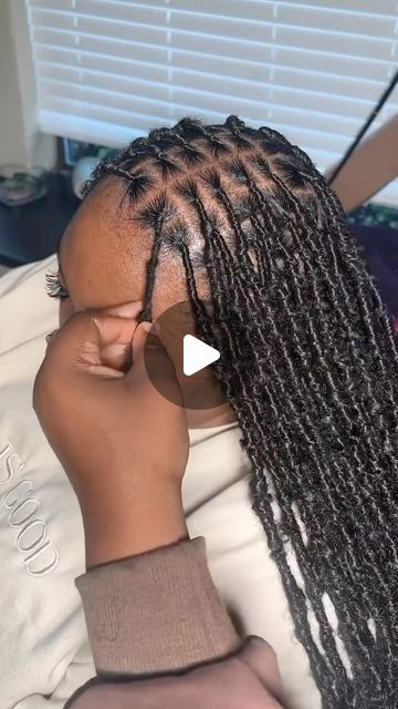 Soft Locs Short Length, Knotless Soft Locs With Curls, Knotless Faux Locs Hairstyles, Soft Locs Over Real Locs, Soft Locs Curly Ends, Soft Locs Black Women, Messy Soft Locs, Boho Locs Hairstyles, Small Soft Locs