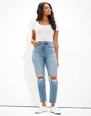 I'm sharing the love with you! Check out the cool stuff I just found at AEO: https://www.ae.com/us/en/p/0436_3064_922 Mom Jean Outfits, American Eagle Jeans Outfit, Cute Mom Jeans, Fashion Shooting, American Eagle Outfits, Rip Mom, Mom Jeans Outfit, College Fits, Ripped Mom Jeans