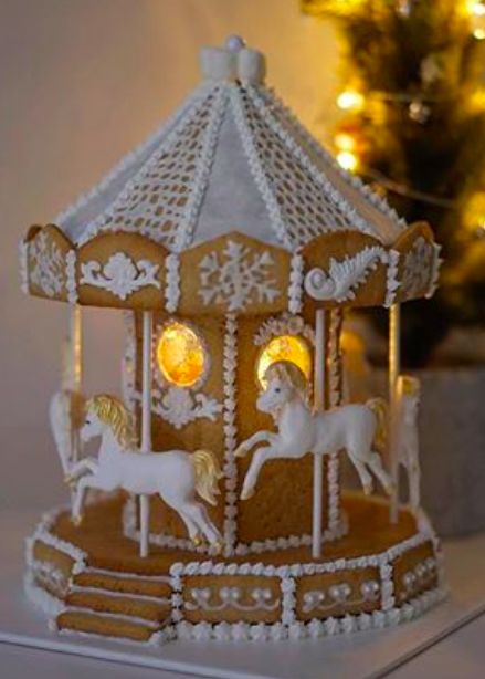 Gingerbread Carousel Pattern, Gingerbread Designs Ideas, Castle Gingerbread House, Gingerbread Carousel, Extravagant Gingerbread House, Gingerbread Designs, Victorian Gingerbread House, Christmas Gingerbread House Ideas, Cool Gingerbread House Ideas