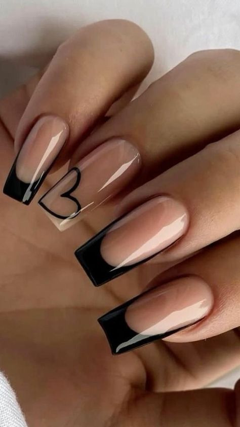 Nail the Summer Look: May Nail Ideas for 2024 Heart Nails, Nail Design Glitter, Pink Glitter Nails, Graduation Nails, Black Nail Designs, Nagel Inspo, Nail Designs Spring, Nails Short, Short Acrylic Nails