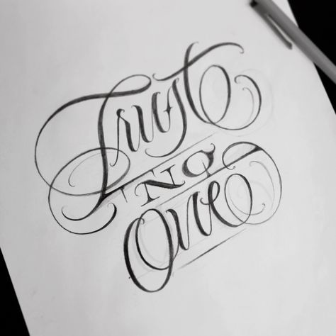 Trust No One Tattoo, Traditional Chicano Tattoos, Art Chicano, Chicanas Tattoo, Tattoo Fonts Alphabet, Tattoo Fonts Cursive, One Tattoo, Lettering Styles Alphabet, Tattoo Lettering Design