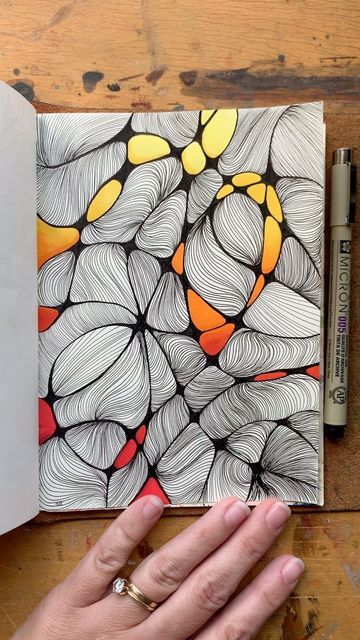 Tawnie Jeanne on Instagram: "“X” marks the spot! Hopefully this will give some of you the courage to try out Neurographic Art if you haven’t already.   This is a fantastic way to start an “ugly” sketchbook because it’s fun but it’s also good for your mind 😊 And the whole point of starting an “ugly” sketchbook is to give you some mental freedom and to break away from striving for perfection.   In the pages after you can go ahead and get crazy using whatever you want to but this is a great place to start if you’re unsure how 😊 • • • #sketchbook #howto #mentalhealth #arttherapy #neurographicart #neurographica #artastherapy" Mandalas, Colour Sketchbook Page, Mindful Doodles, Ugly Sketchbook, Mental Freedom, Neuroscience Art, Neurographic Art, X Marks The Spot, Get Crazy