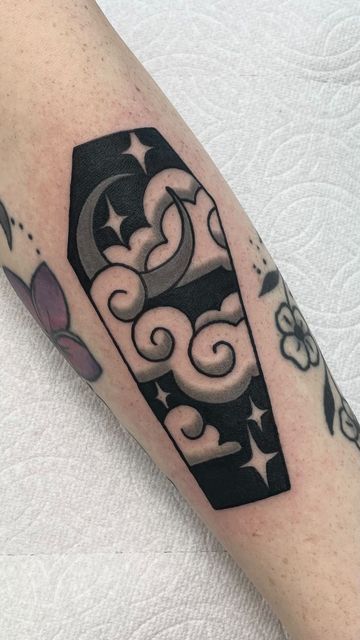 Black And Grey Glitter Tattoo, Vampire Coffin Tattoo, Spooky Gap Filler Tattoo, Girly Traditional Tattoo Black, Trad Goth Tattoo, Gravestone Tattoo Design, Traditional Tattoo Coffin, Paranormal Tattoo, Halloween Traditional Tattoo