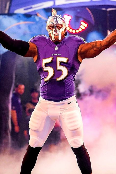 Ray Lewis Wallpapers, Football Ideas, Nfl Football Pictures, Ray Lewis, Ravens Football, Nfl Photos, American Football Players, Football Pictures, Nfl Players