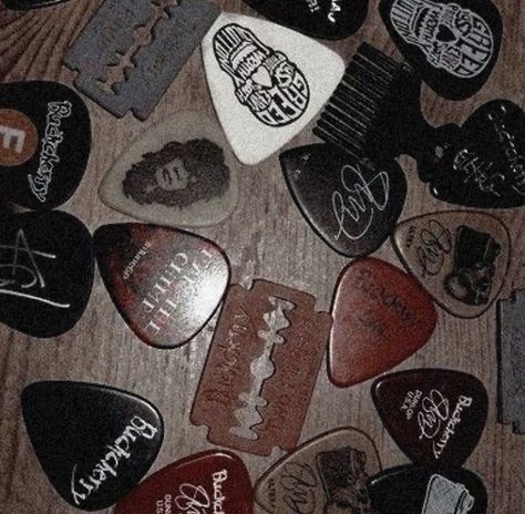 Six Aesthetic, Daisy Jones And The Six, Daisy Jones, Guitar Picks, Daisy, Guitar, Writing