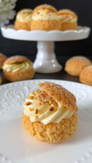 Profiteroles Recipe, Creme Filling, Choux Dough, Pistachio Paste, Choux Cream, Cream Puff Recipe, Cream Decor, Hazelnut Chocolate, Chocolate Spread