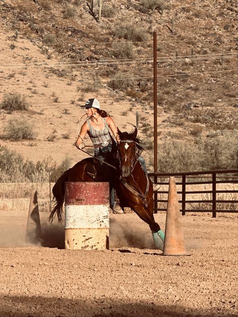 Western Equestrian Aesthetic, Daisy Duke Aesthetic, Horse Wrangler Aesthetic, Rodeo Girl Aesthetic, Horse Training Aesthetic, Barrel Racer Aesthetic, Barrel Racing Aesthetic, Barrel Racing Photos, Horses Western