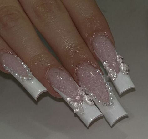 White Nails With Bow Design, Latina Nails White, Dark Themed Nails, White Theme Nails, Girly Acrylic Nails Coffin, White Christmas Nails Square, Pink Sweet 16 Nails, White Nail Inspo Acrylic, Sweet 16 Nail Ideas