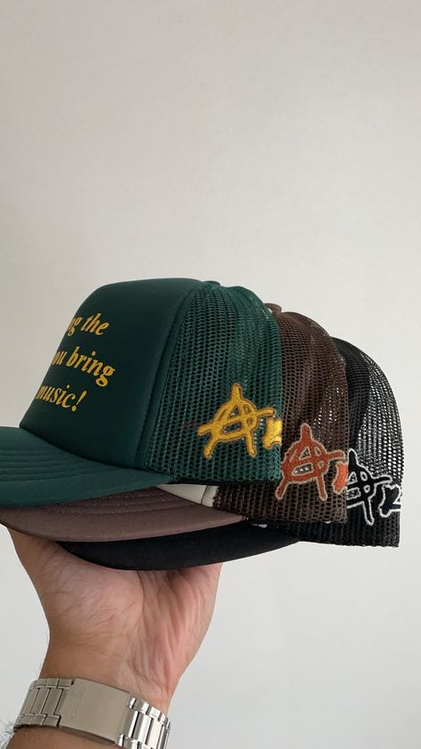 Trucker Hat Mens Outfit, Trucker Hats Streetwear, Trucker Hat Aesthetic Men, Cool Trucker Hats, Trucker Style Fitted Hat For Streetwear, Throwback Trucker Hat For Streetwear, Trucker Hat With Patches For Streetwear, Men Hat Outfit, Vintage Trucker Hat For Streetwear