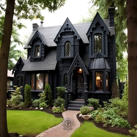 Gothic House Exterior, Gothic Exterior, Gothic Homes, Goth Houses, Black Houses, Fairytale House, Victorian Style Homes, House Dream, Dark Home Decor