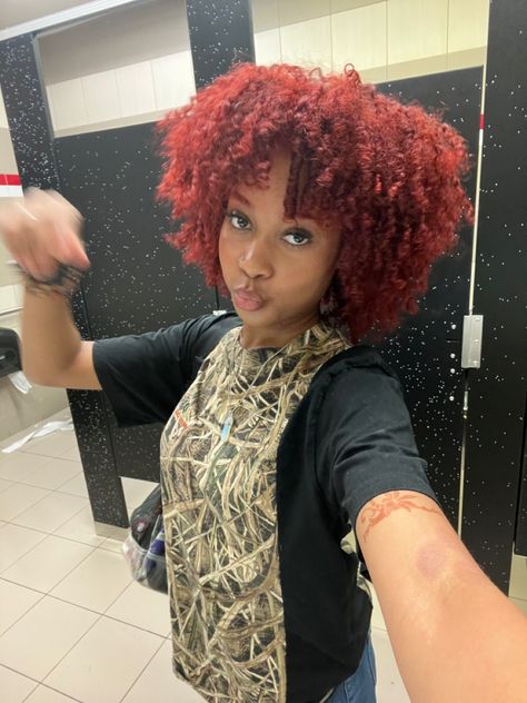 Red Hair Black Woman, Hair Color Ideas Bright, Black People Hair, Curly Hair Color Ideas, Curly Hair Color, Dreadlocks Hair Care, Red Orange Hair, Hair Orange, Beautiful Black Hair