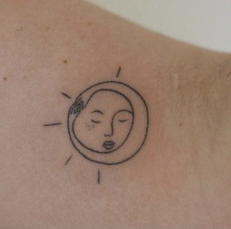 Female Sillouhette Tattoo, Tattoo Ideas Quirky, Non Binary Tattoo Ideas, Year Of The Horse Tattoo, 5cm Tattoo Ideas, 5x5 Tattoo, 5x5 Tattoo Ideas, Binary Tattoo, Above The Knee Tattoo Ideas