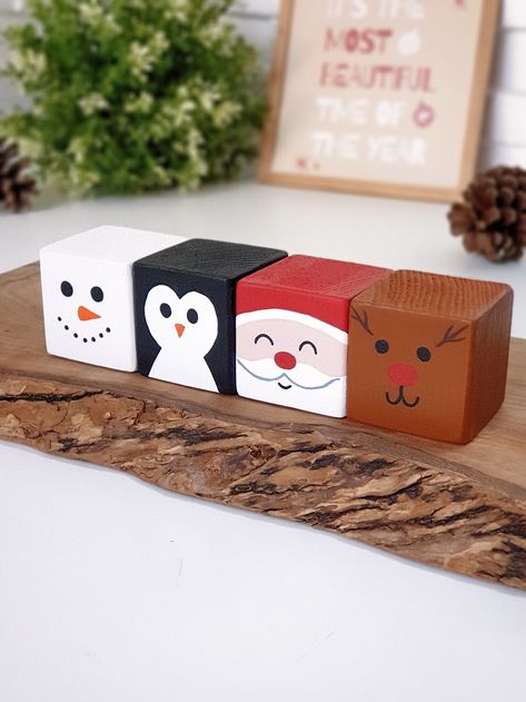 Diy Christmas Gifts With Wood, Wood Small Crafts, Wood Block Diy Projects, Cute Diy Christmas Gifts For Family, Block Decor, Kid Xmas Craft Ideas, Wooden 4x4 Crafts, Easy Wood Block Crafts, Christmas Wood Diy Projects