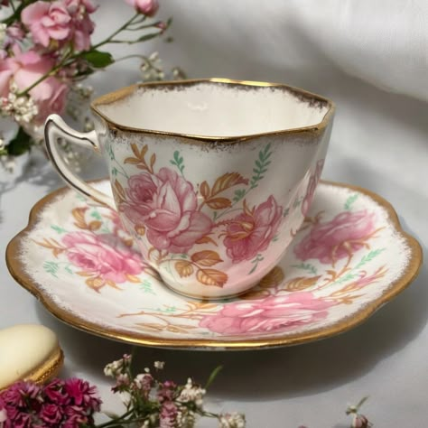 Vintage Rosina Pink Flower Tea Cup Saucer England Bone China Gilt Trim Flower Tea Set, Lucky Vicky, Sea Beast, Pink Tea Set, Flower Tea Cup, Porcelain Tea Cups, Vintage Tea Cups, Pink Porcelain, Wind Rose