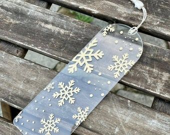 Handmade Bookmarks Diy, Idee Cricut, Christmas Bookmarks, Projets Cricut, Creative Bookmarks, Bookmark Craft, Gold Snowflake, Diy Bookmarks, Bookmark Gifts