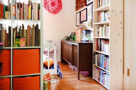 Bridget Payne San Francisco Home Tour Photos | Apartment Therapy San Francisco Apartment Aesthetic, Small Rental Apartment, 1960s Interior Design, Tenderloin San Francisco, 1960s Interior, San Francisco Apartment, Art Apartment, Lp Storage, Bookshelves In Living Room