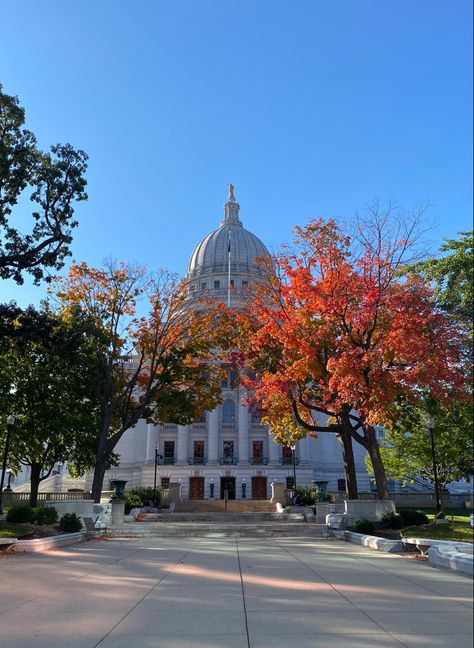 Wisconsin College Aesthetic, Downtown Madison Wisconsin, Wisconsin Madison University, University Of Madison Wisconsin, University Of Wisconsin Aesthetic, University Of Wisconsin Madison Aesthetic, Madison Season, Madison Wisconsin Aesthetic, Uw Madison Aesthetic