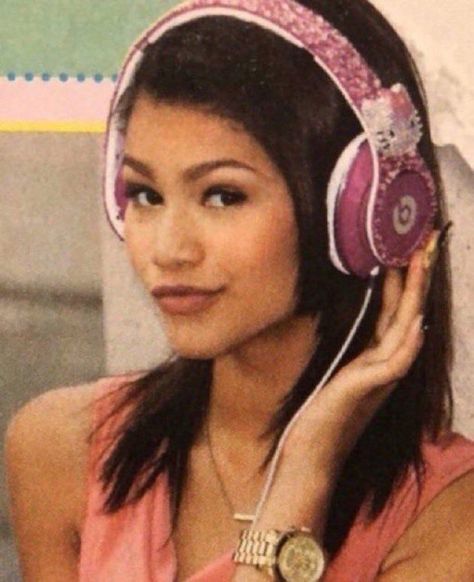 Hello Kitty Headphones, Hello Kitty Imagenes, Y2k Wallpaper, Trashy Y2k, 2000s Aesthetic, Everything Pink, Doja Cat, Pink Aesthetic, Reaction Pictures