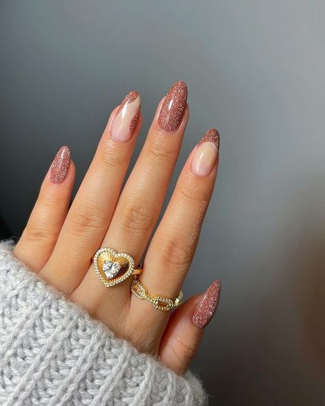 Gold Nails With Design, Copper Nails Designs, Unghie Sfumate, Copper Nails, New Years Nail Designs, New Years Eve Nails, Work Nails, Nagel Inspo, Cat Kuku