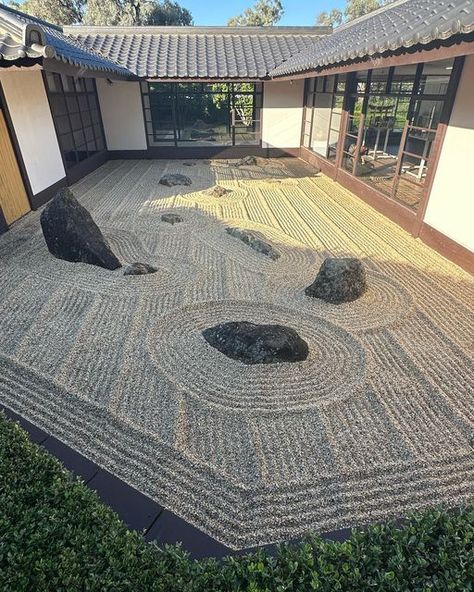 Dry Zen Garden, Japanese Pebble Garden, Japanese Dry Garden, Sand Garden Zen, Karesansui Garden, Japanese Rock Garden Design, Dry Garden Design, Japanese Rock Garden Ideas, Japanese Sand Garden