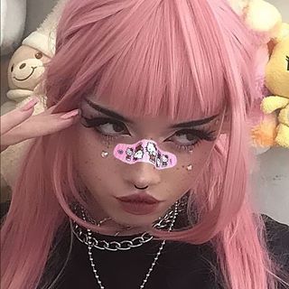 Grunge is Cute💞 (@grungeiscute) • Instagram photos and videos Egirl Pink Hair, Emo Pink Aesthetic, Egirl Pink, Pink Egirl, Cute Egirl, Pink Emo, Pink Grunge, Girl With Pink Hair, Posts On Instagram