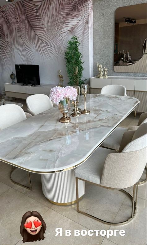 Kitchen Table Luxury, Lux Dining Table, Marble Salon Table, Modern Dining Table Decor, Marble Dining Table Decor, Kitchen With Table, Havenly Dining Room, Dining Table Design Modern, Classy Living Room