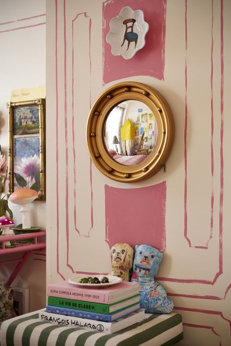 Brass rimmed mirror on hand painted wall in eclectic apartment. Painted Molding, Brooklyn Apartment, 아파트 인테리어, Hand Painted Walls, Big Girl Rooms, Architectural Features, Apartment Therapy, Interior Inspiration, House Colors