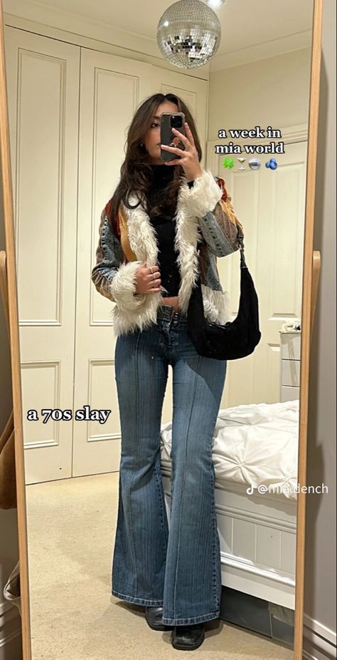 #70sfashion #shaggy #coat #fallfashion D.c. Outfits, Knotted Vest Outfit, Low Rise Work Pants Outfit, Winter Outfits Going Out Night Cold, Long Coat Fall Outfit, Warm City Outfits, Winter Fashion Night Out, Chunky Legs Outfits, Los Temerarios Concert Outfit