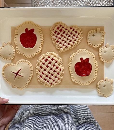 Kylie on Instagram: “about to pop these strawberry apple hand pies in the oven 🍓🍎🥧 no real recipe for these. for the strawberry filling, i cooked about two…” Cottage Core Baking, Pie Bakery, About To Pop, Shein Home Decor, Amazon Decor Finds, Apple Hand Pies, Amazon Decor, Strawberry Filling, Hand Pies