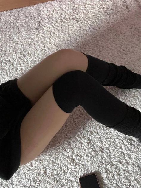 Thigh Poses, Knee High, A Woman, Books Wattpad, Stockings, Wattpad, Socks, Books, Black