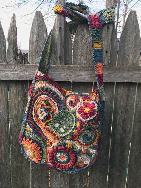 Indie Crochet Ideas, Maximalist Crochet, Unique Crochet Bags, Funky Crochet Projects, Crochet Hippy Bag Pattern, Crocheted Things, Fairy Grunge Crochet, Fairycore Crochet Ideas, Freehand Crochet