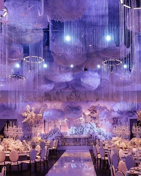 Winter Wonderland Wedding Theme, Wonderland Wedding Theme, Majlis Perkahwinan, Debut Ideas, Wedding Setup, Dream Wedding Reception, Indoor Wedding Ceremonies, Luxury Wedding Decor, Extravagant Wedding