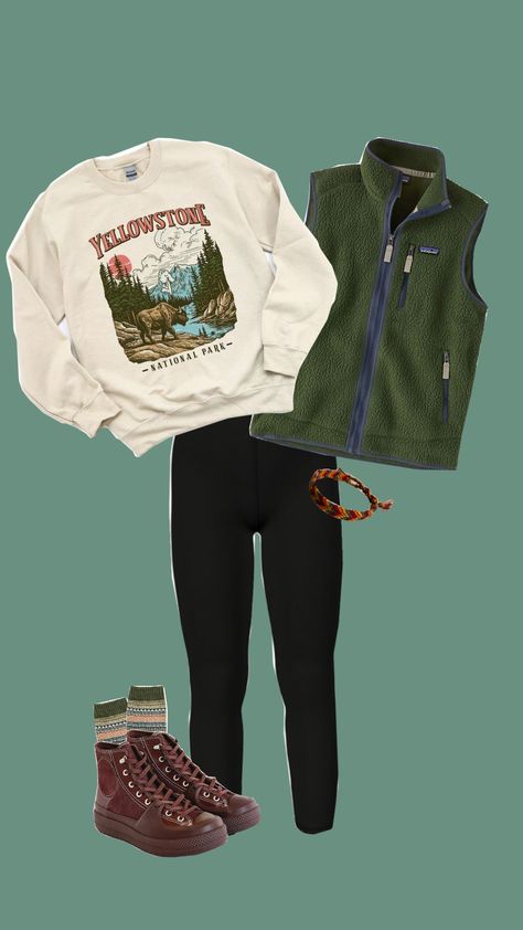 ootd when you want to hike but have to go to class #cozy #autumn #casual #college #outdoor Comfy Granola Outfits, Bonfire Outfit, Outdoorsy Outfits, Granola Outfits, Camping Stuff, Autumn Casual, College Style, Cozy Autumn, College Fashion